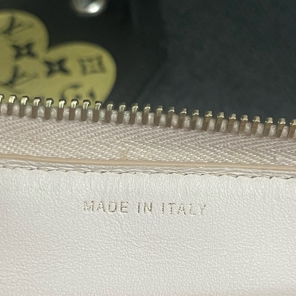 CHANEL Pink/gold Tweed Deauville Zippy Wallet with Gold Hardware - Picture 13 of 16